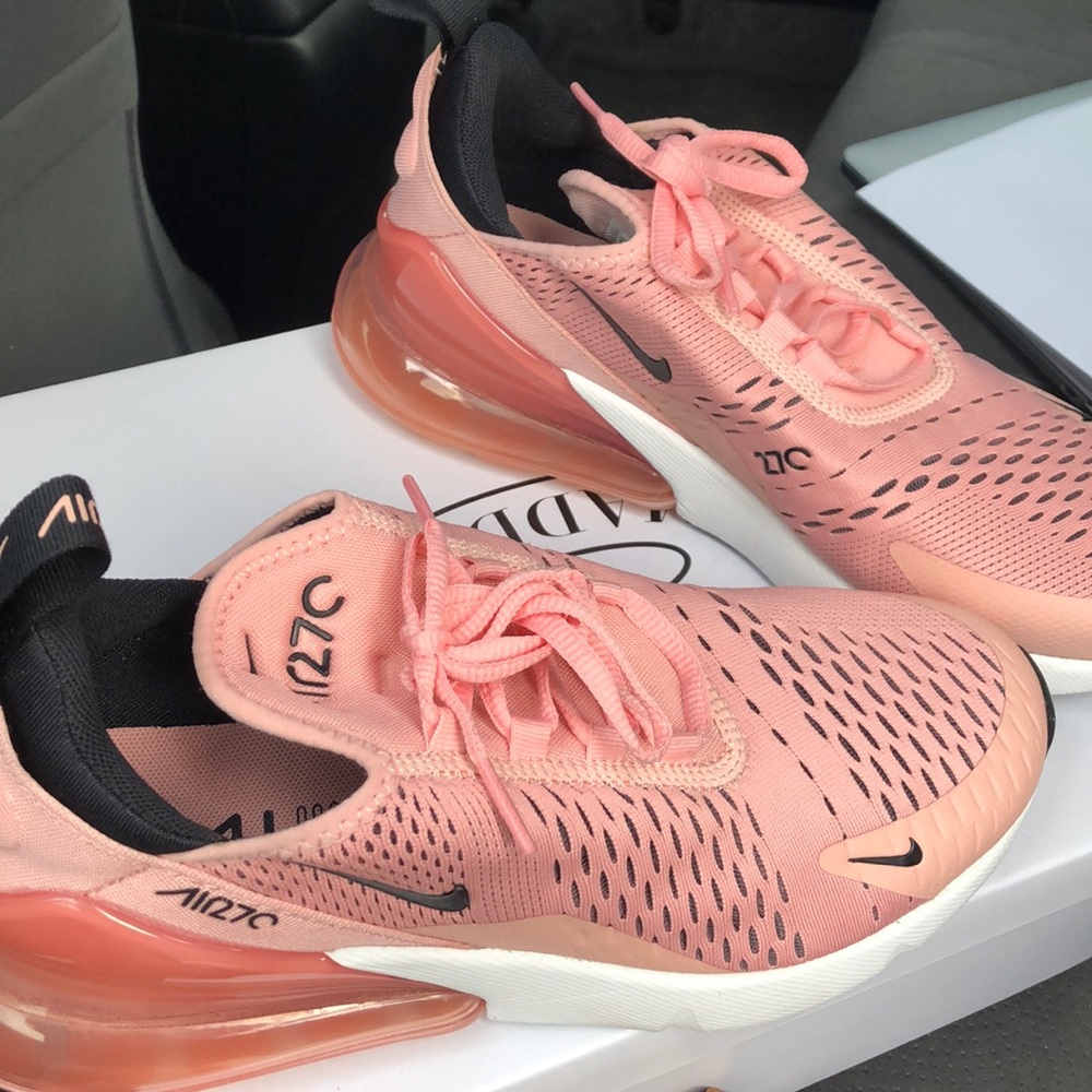 Nike Air - Women’s size 8 - like new